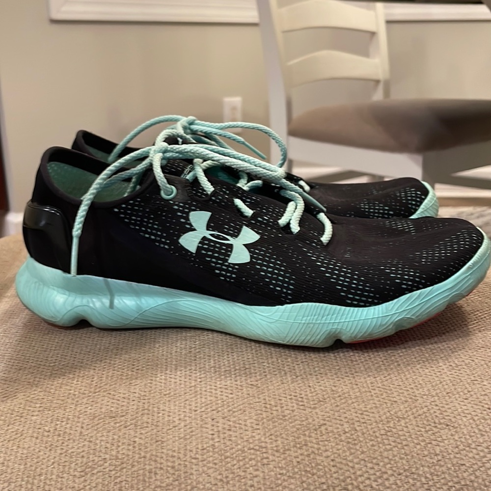 Under Armour Speed Form sneakers. Size 8.5 women’s